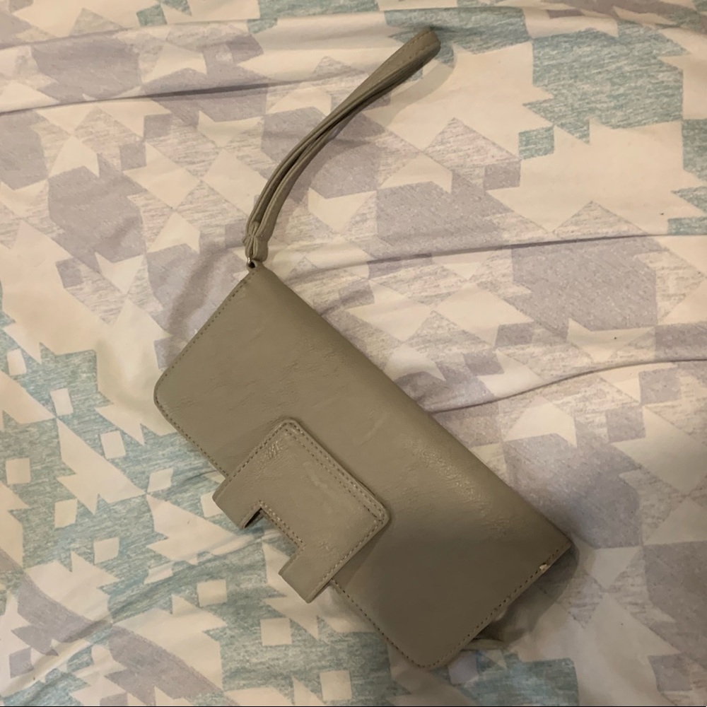 Kennethcole reaction wallet